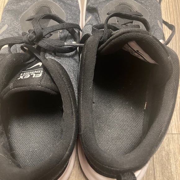 Size 11 Nike Flex Experience 8 Running Shoes Women’s Size 11 - Picture 5 of 6